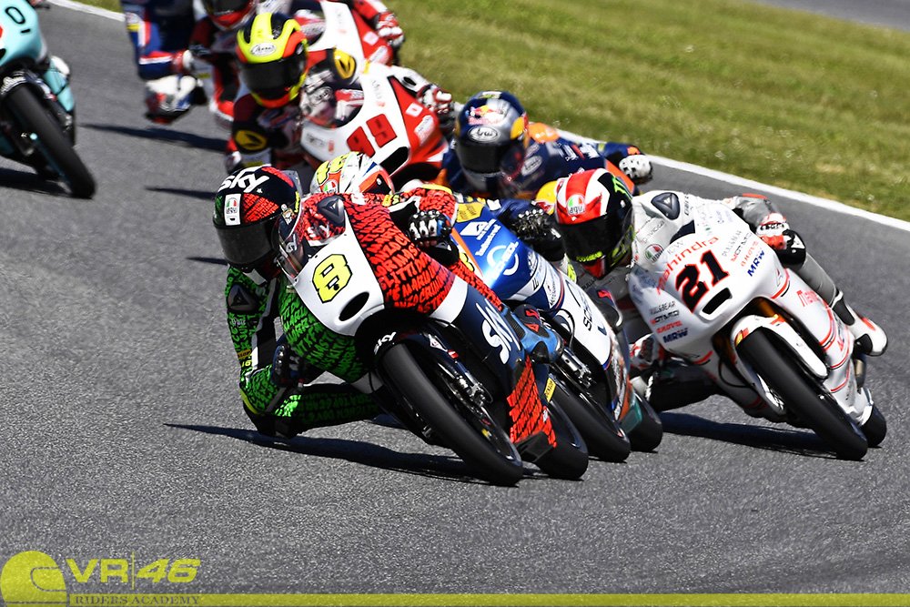 VRRidersAcademy's tweet image. Bellissima gara #Moto3 😱 Domenica all'#ItalianGP 📸👇💪
#Pecco21 3rd
#Nicco23 4th
#Bulegas 8th
#Migno16 10th
#Fenny5 NC