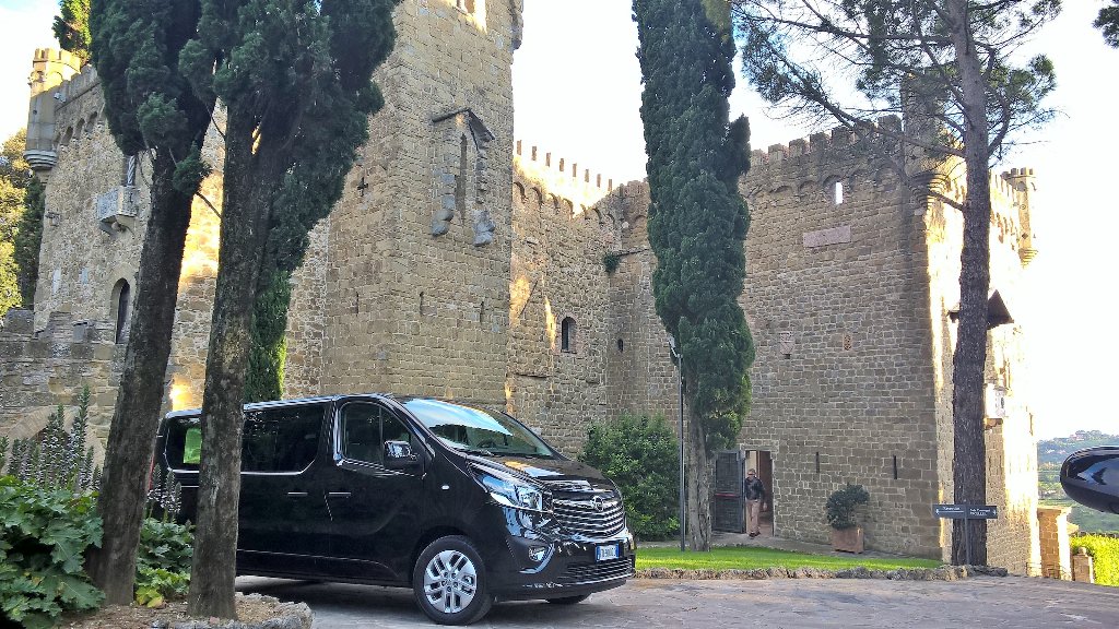 codoni84's tweet photo. #trip along #Italy with #chauffeur #driver. Here #Umbria #Monterone Castle. Book For 8 People your private trip https://t.co/APpnFuCcFs