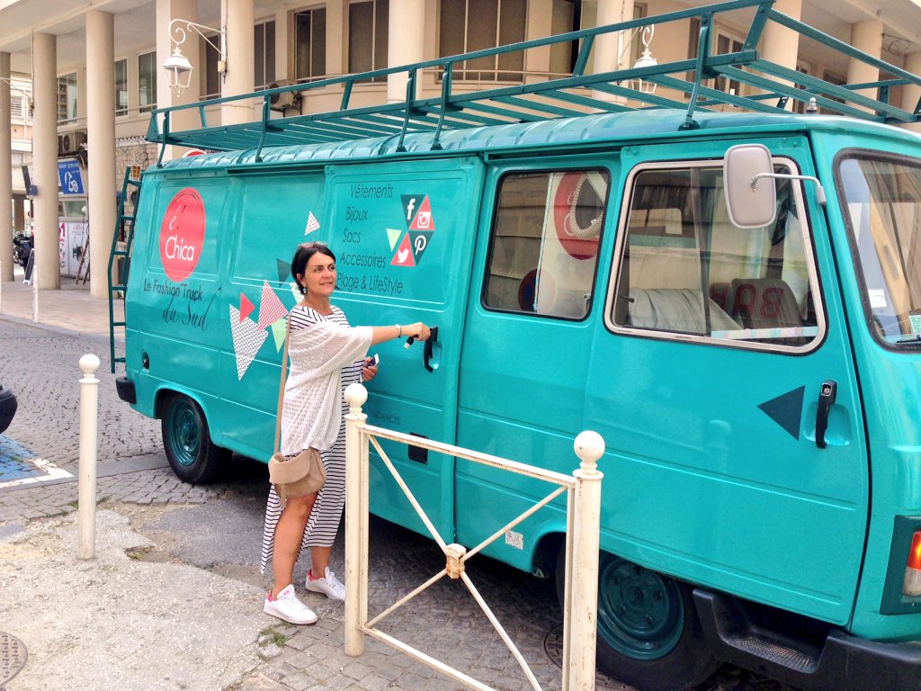 swtoulon's tweet photo. Mesdames et messieurs le projet @echicafr du #swtln est sur les routes 💪😎🚚👗👠 #Toulon https://t.co/BwqwmD0Jhf