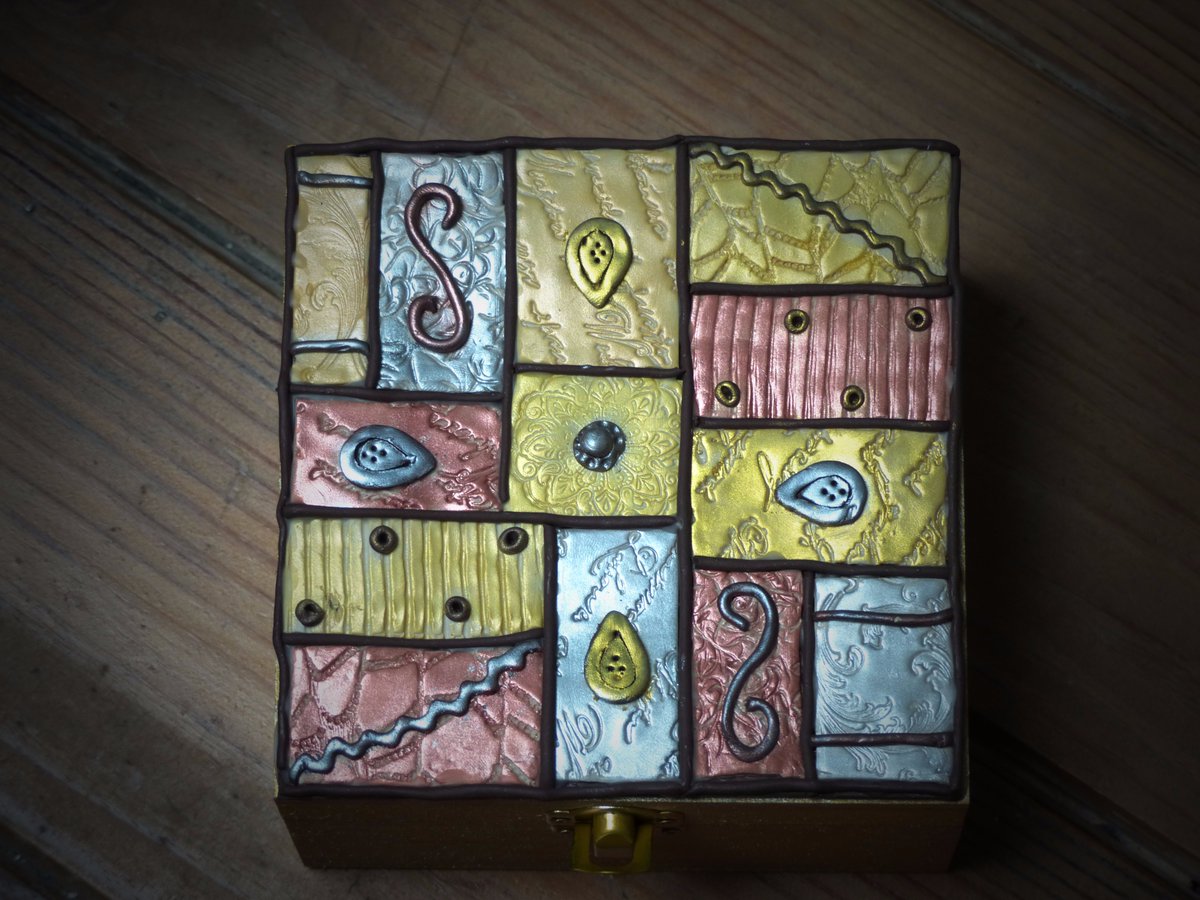 SmetsSabrina's tweet photo. #Boîte motif #mosaïque #Mosaic #box #polymerclay #fimo #IdeeCadeau #giftsideas https://t.co/DGthHAlOPD https://t.co/XQ7eJHnJwE