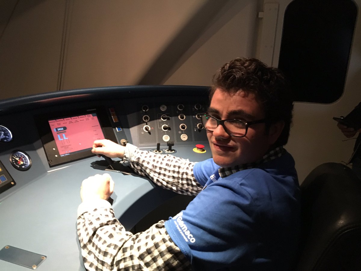 paolo8624's tweet photo. #SWD16 wat een geweldige topdag gehad op het simulator centrum!! https://t.co/i4GArPN1np