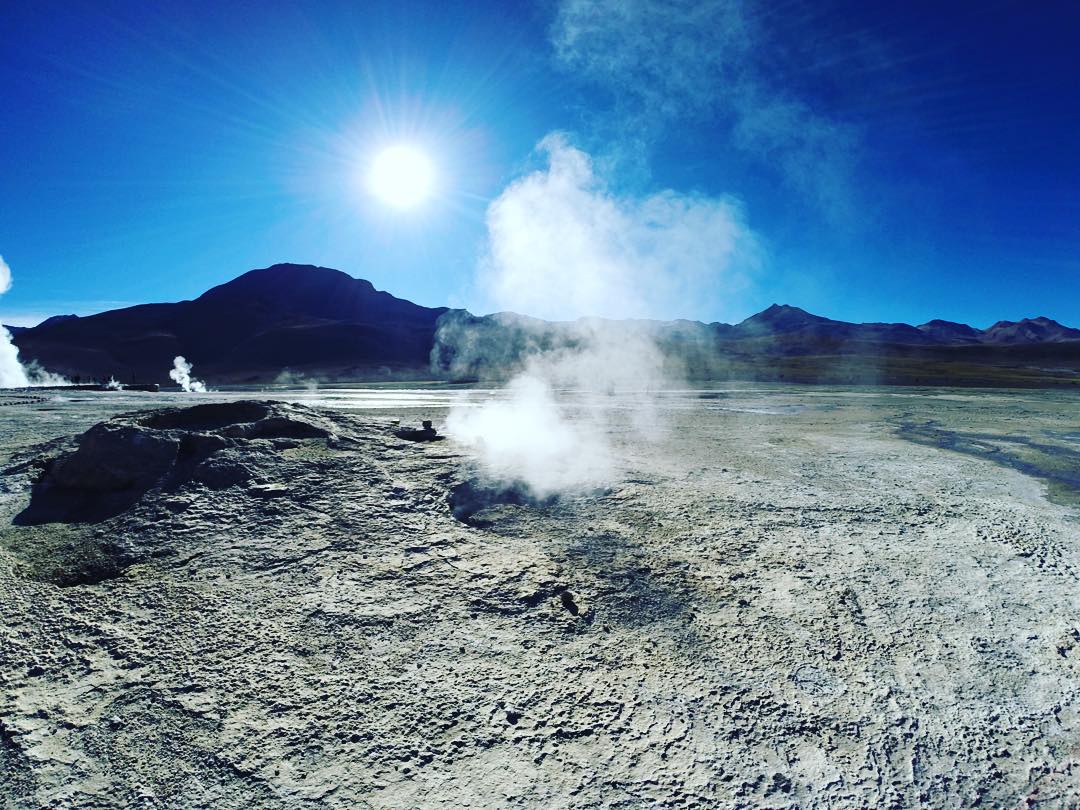 chiletravel_es's tweet photo. Sorpréndete en el norte de #Chile a través de los asombrosos #GeisersDelTatio https://t.co/lLCv7oed0D
