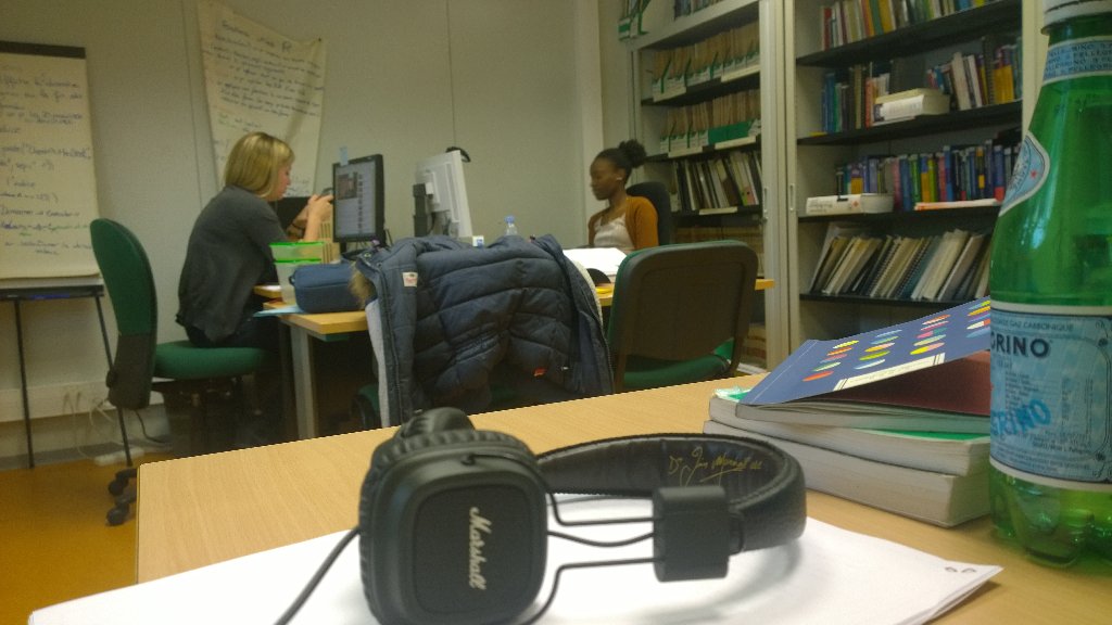 Axel_etrc's tweet photo. @astridjean973 @ElodieGat #Werk https://t.co/EVVtW8ngze