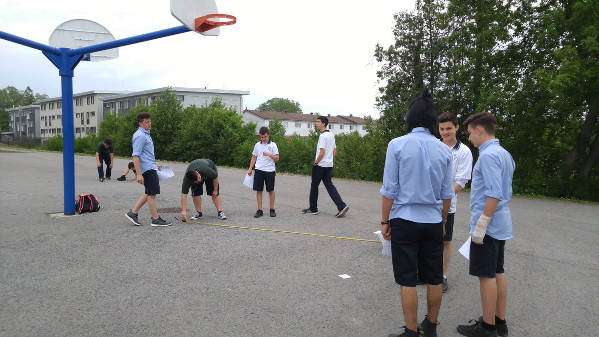 LapChristine's tweet photo. @MathsCCSG on calcule les distances et hauteurs! #SamFierté #SamMaths https://t.co/ZsZGQAU2fi