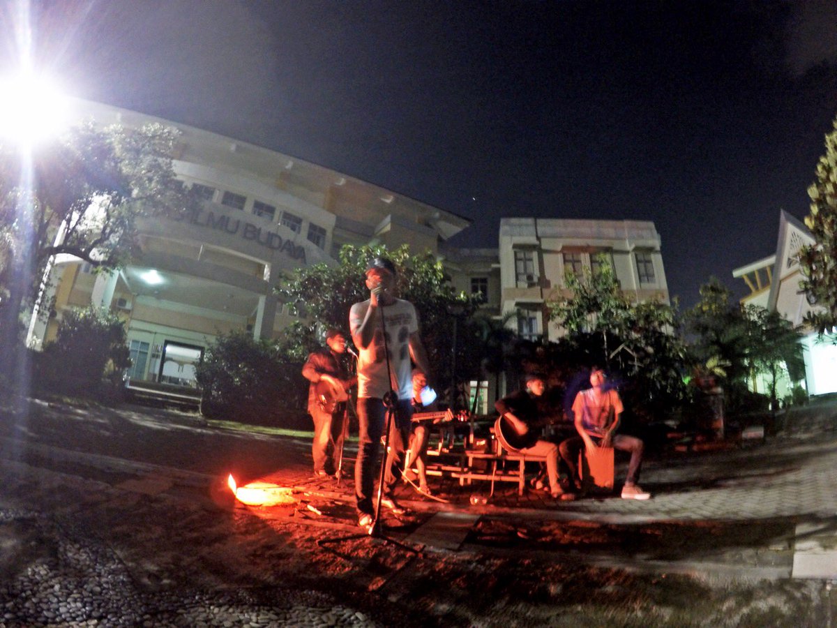 Beatlemania on stage @ FIB Undip di acara Blackbird : Kapan Kita Bisa Bebas Terbang. Supported by Afterclass &amp; Skema