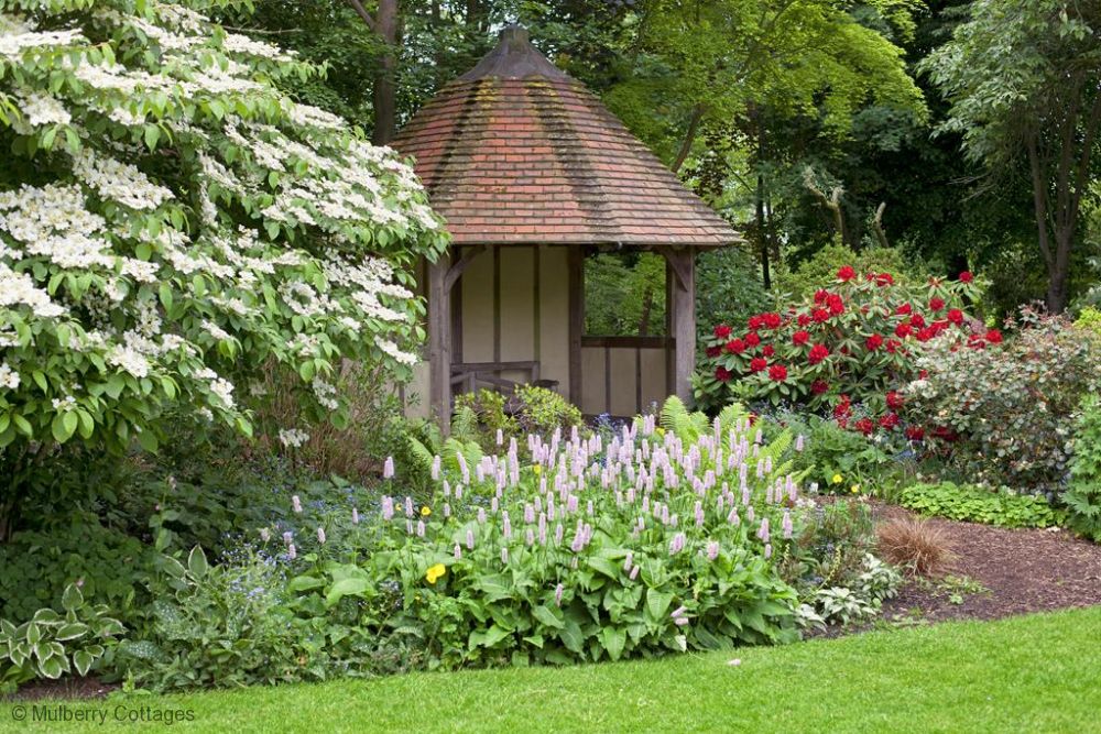 MulberryCotts's tweet photo. Garden lovers - did you know you can stay at #BressinghamHall? #Chelseaflowershow https://t.co/tHoRH3Hk6Q https://t.co/vljPt0wd2s
