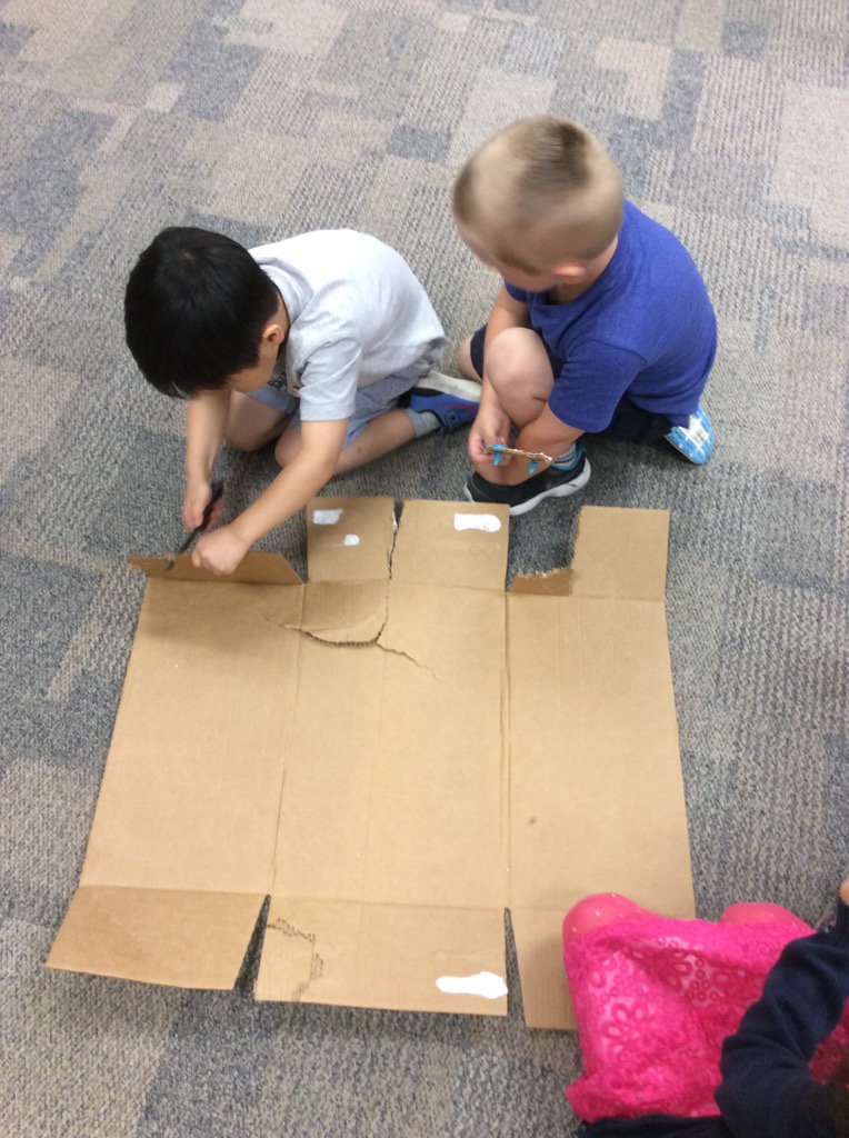 bzkindergarten's tweet photo. Creating bugs in our maker space! #potatobug #ladybug #grasshopper #AlexMuirPS #fdk https://t.co/2r9IFH8HIH