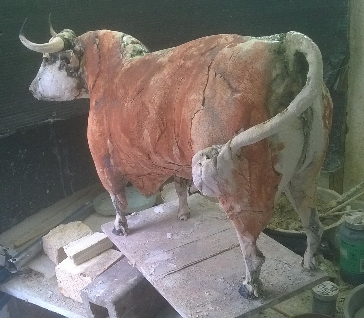 queequeg2's tweet photo. The second bull for the Red Dot Gallery opening. https://t.co/LY6HUhcHYh