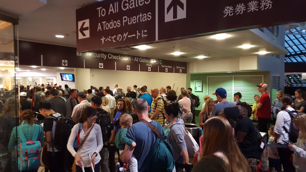 WSMV's tweet photo. Get to the airport EARLY this morning. This is a look at security lines at BNA at 5:45 a.m. https://t.co/ewKEh8rv97