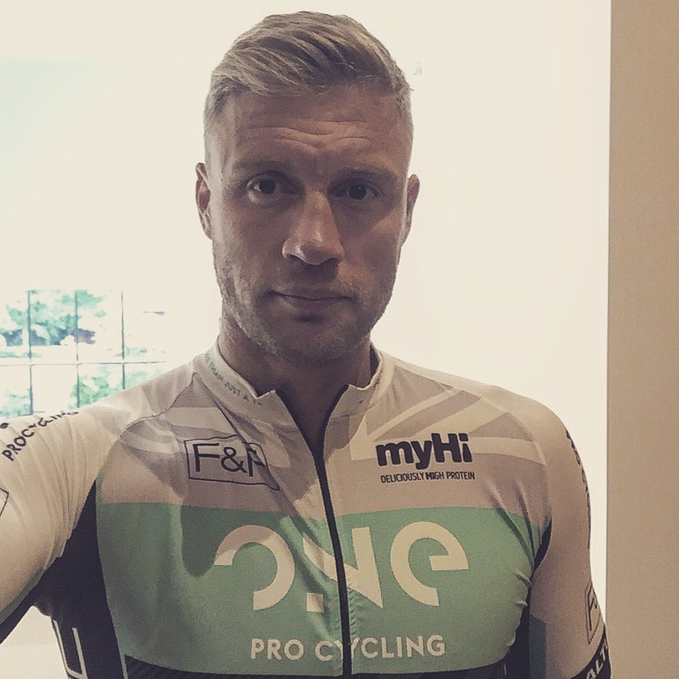 flintoff11's tweet photo. New member of @ONEProCycling !! Like lightening up the hills @MattPrior13 🚴🏼 #Thankyou https://t.co/tHPdebsdjE