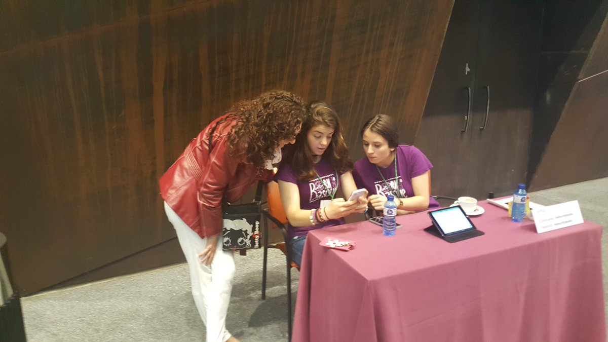 dibupuntes's tweet photo. Alumnos de Egape colaborando con #praktikaon en el palacio Euskalduna https://t.co/gEA3Z0Vrcc