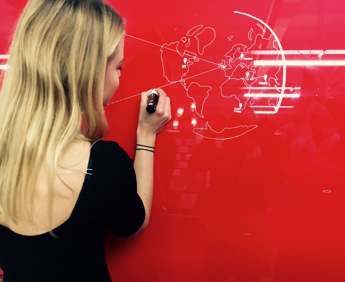 Smartupvisuals's tweet image. Scribing at @ThinkRiseLDN today #visualinformation