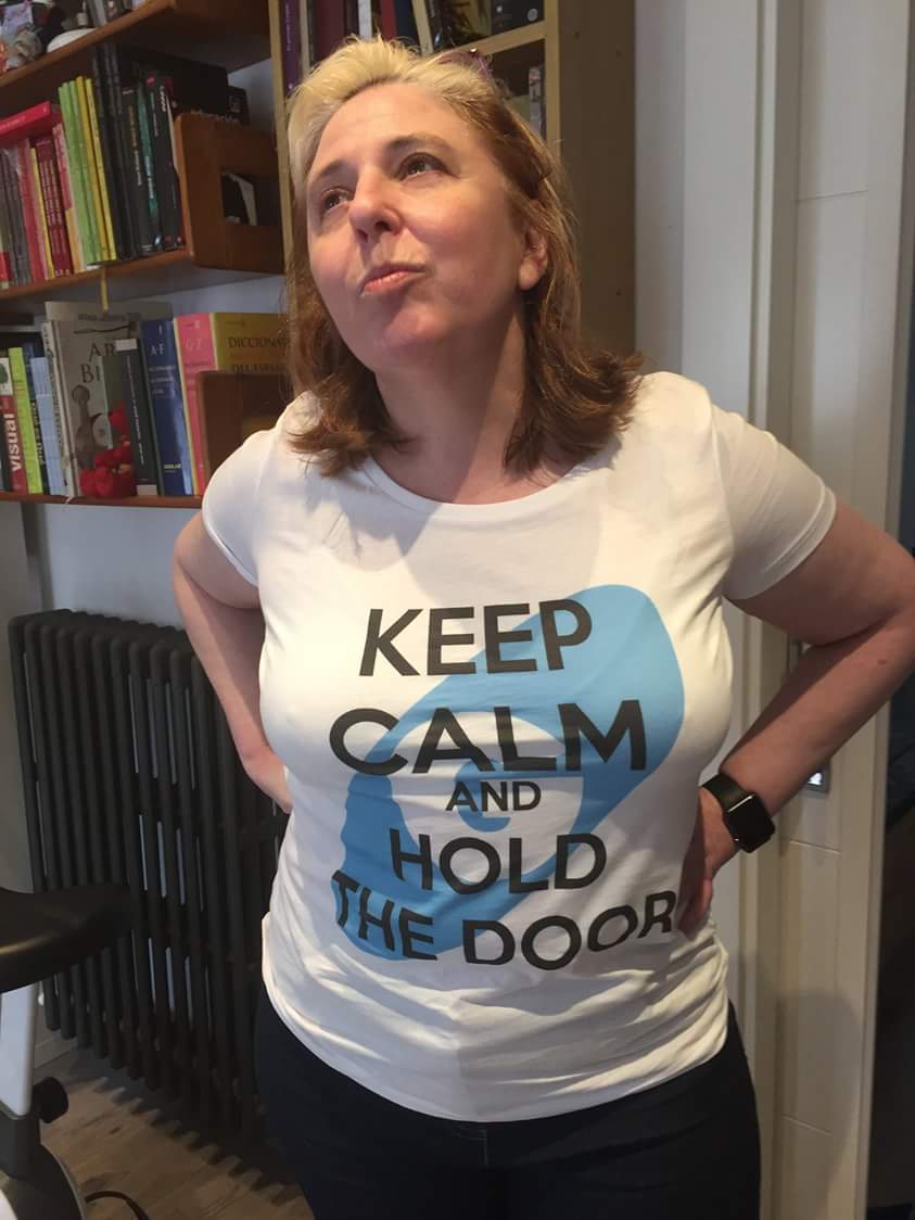 CFalcub's tweet photo. @CristinaMacia se ha inventado esta camiseta! @EGigamesh @DracarysCon https://t.co/ccDqBaDXS0