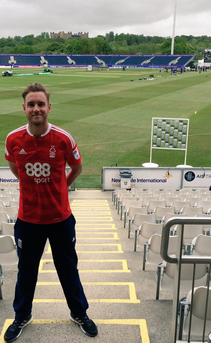 StuartBroad8's tweet photo. Love this shirt @Official_NFFC smartest one I've seen for a while @adidasUK @888sport https://t.co/td8gBCkhvL
