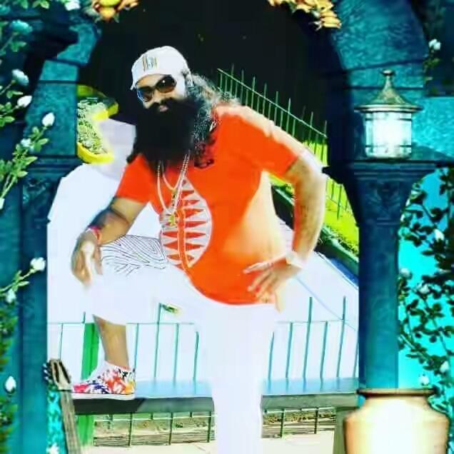 shalluinsan6's tweet photo. @Gurmeetramrahim 
#MSG2in250Days
wow https://t.co/eQ2E8usdFF