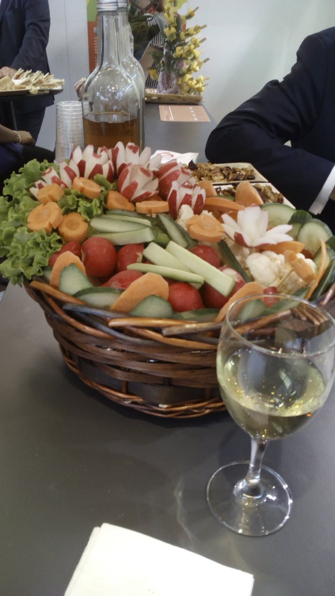 MNHmutuelle's tweet photo. Toute cette activité, ça donne faim ! Et il y a du choix... @ANFH_ @MaincareFR #aXigate @FEHAP_actu #PHW16 https://t.co/4LBTQmToR8