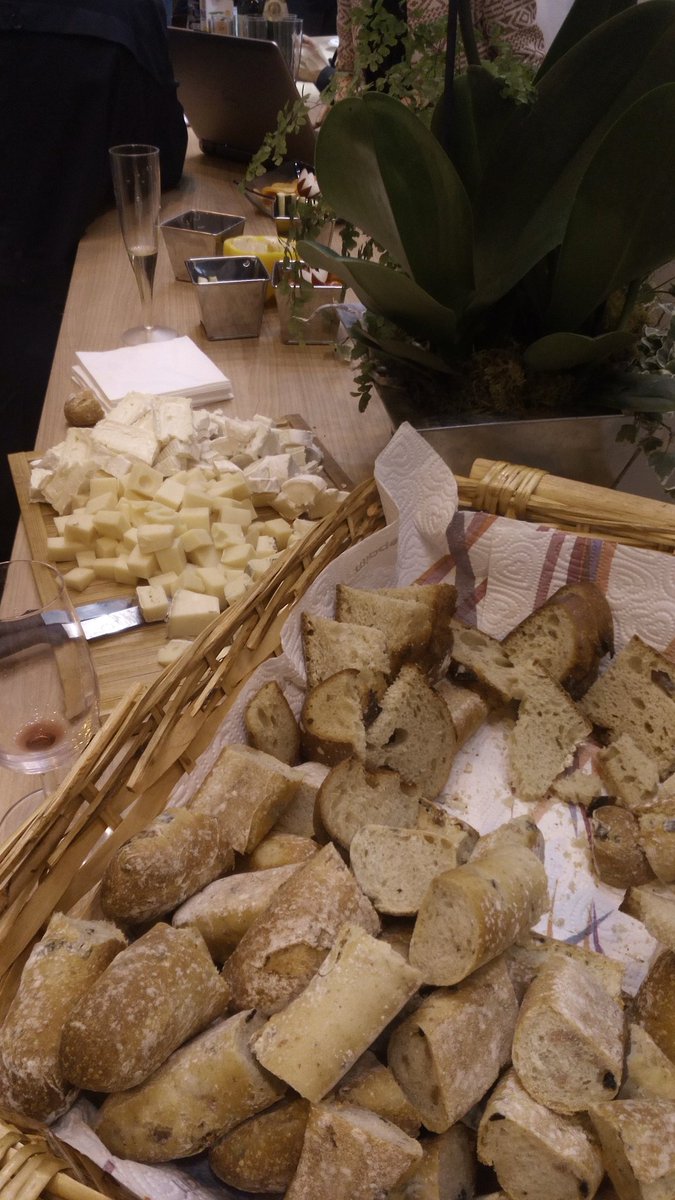 MNHmutuelle's tweet photo. Toute cette activité, ça donne faim ! Et il y a du choix... @ANFH_ @MaincareFR #aXigate @FEHAP_actu #PHW16 https://t.co/4LBTQmToR8