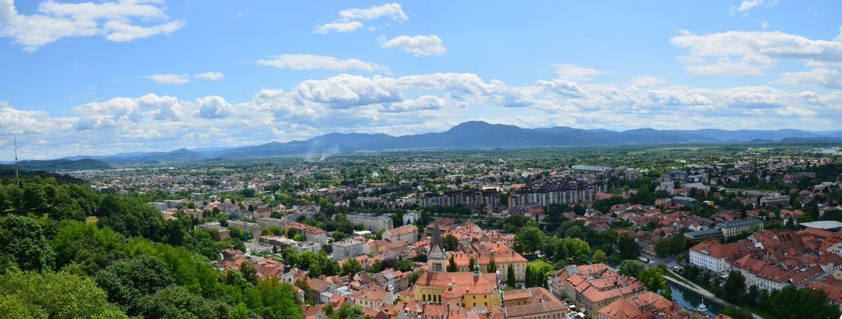 SiMUN_2016's tweet photo. Sun is back in Ljubljana and this calls for a nice walk around the city! https://t.co/GUTRx8MUEq