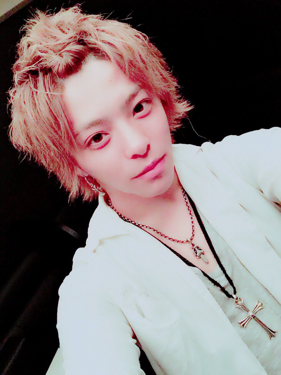 AKROS_h930's tweet photo. 本日はポンパドールで！
#ヘアセット
#セルフ
#美容学生
#1mmでもいいと思ったらRT 
#拡散希望
#RTした人全員フォローする 
#相互希望 https://t.co/fPV1PS8Lw0