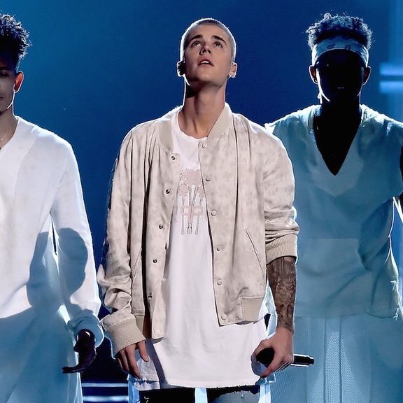 TwerkForMeJerry's tweet photo. Justin's billboard awards performance was life 😍 https://t.co/9AZqOYb7qN