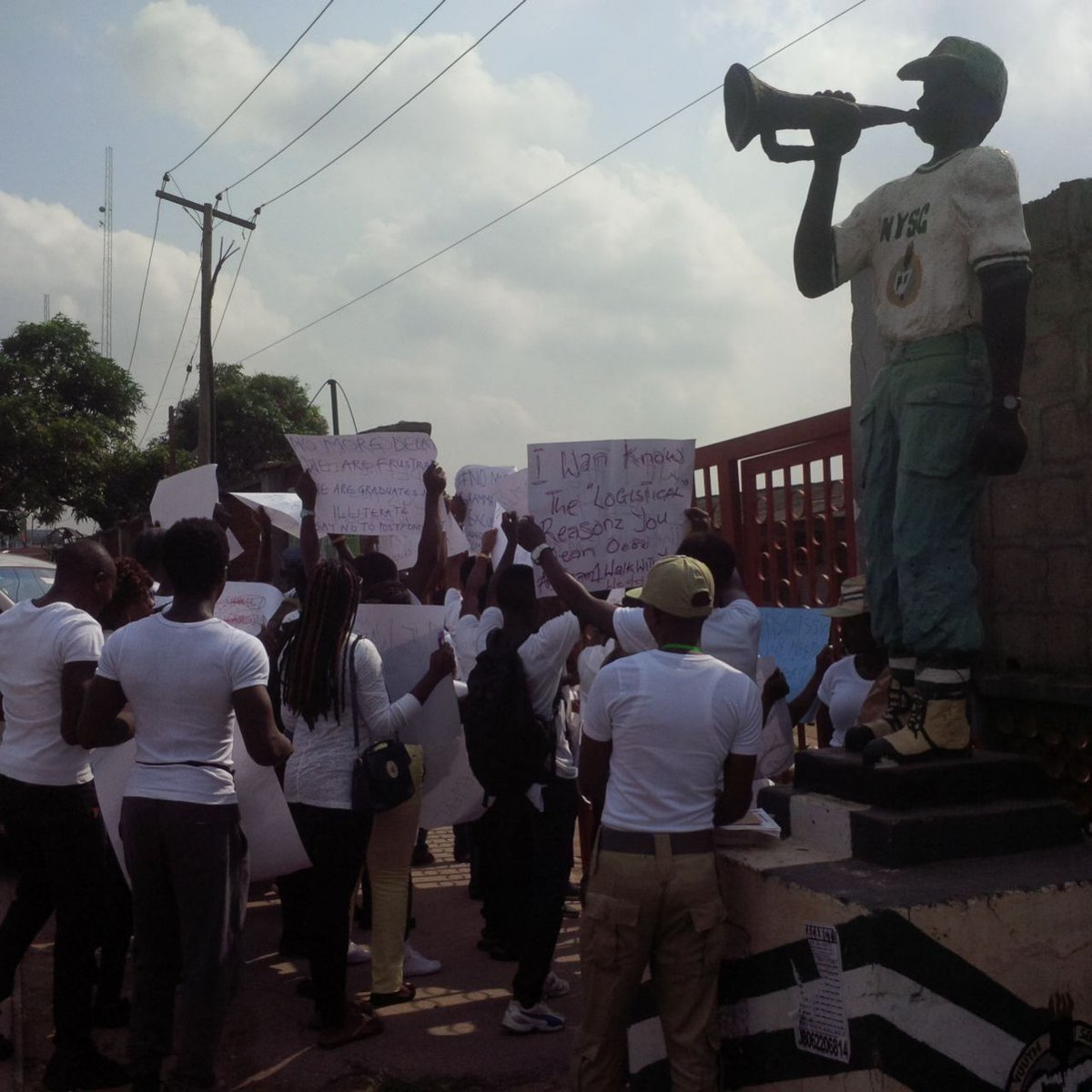 Presidentsegun's tweet photo. Ibadan PCMs peaceful protest #NoPostponementOf2016BatchAStream2 #NYSCPeacefulProtest CC: @nysc_ng @channelstv https://t.co/DHMKmtp7Px