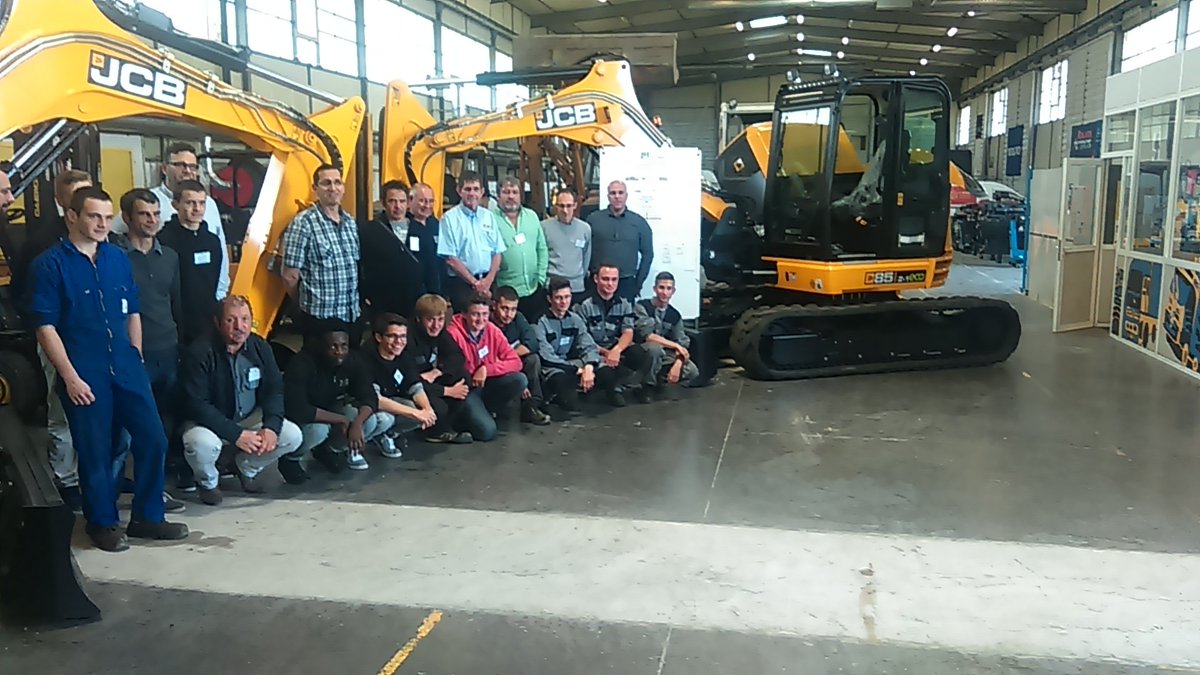 LyceeRaimu's tweet photo. #Seimat Photo de groupe après des épreuves riches et des candidats brillants. #JCB https://t.co/dX6eyPna5F