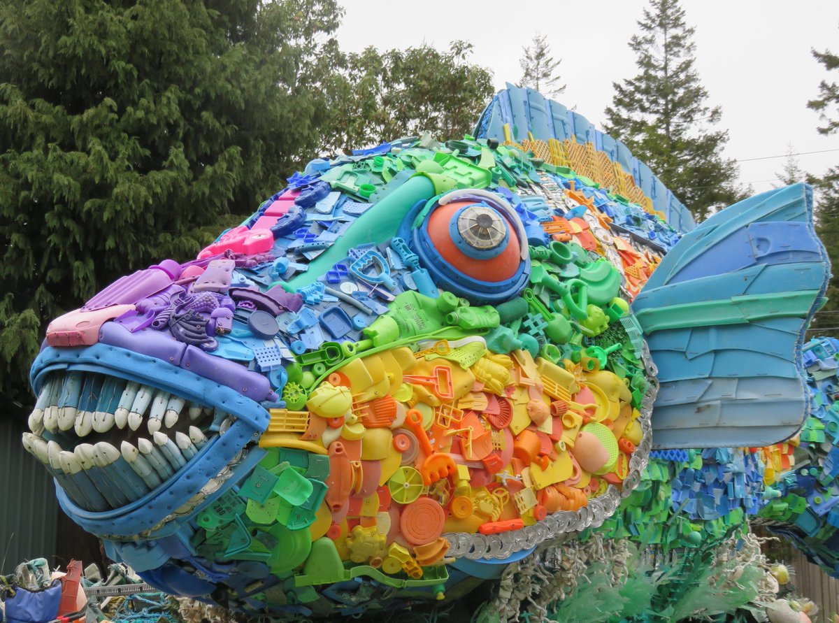 GreenpeaceUK's tweet photo. 6 Art Projects Using Plastic Trash to Highlight the Crisis Facing the World's Oceans >> https://t.co/RmRGndM6oJ https://t.co/uwpu3yGWWa