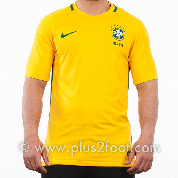 Plus2Foot's tweet photo. Le #Bresil debarque chez #plus2foot ! Ambiance Selecao sur https://t.co/92vtP4N6RS 🇧🇷 🇧🇷 🇧🇷 https://t.co/0xy9WMK8n2
