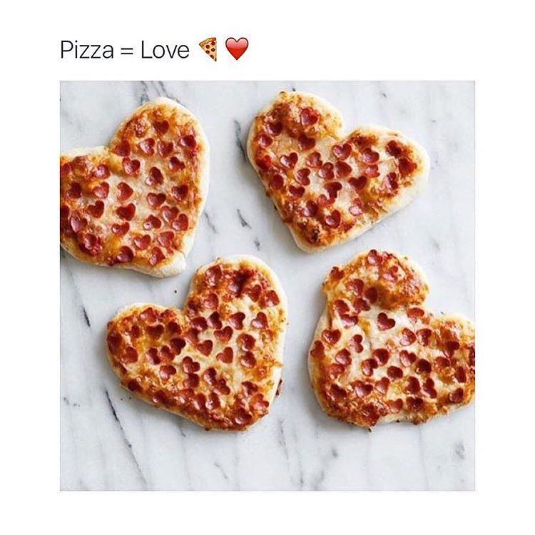 pizzayeahyeah's tweet image. YR DAILY #PIZZA DELIVERY via __________pizza__________ (IG) #pizzaislife