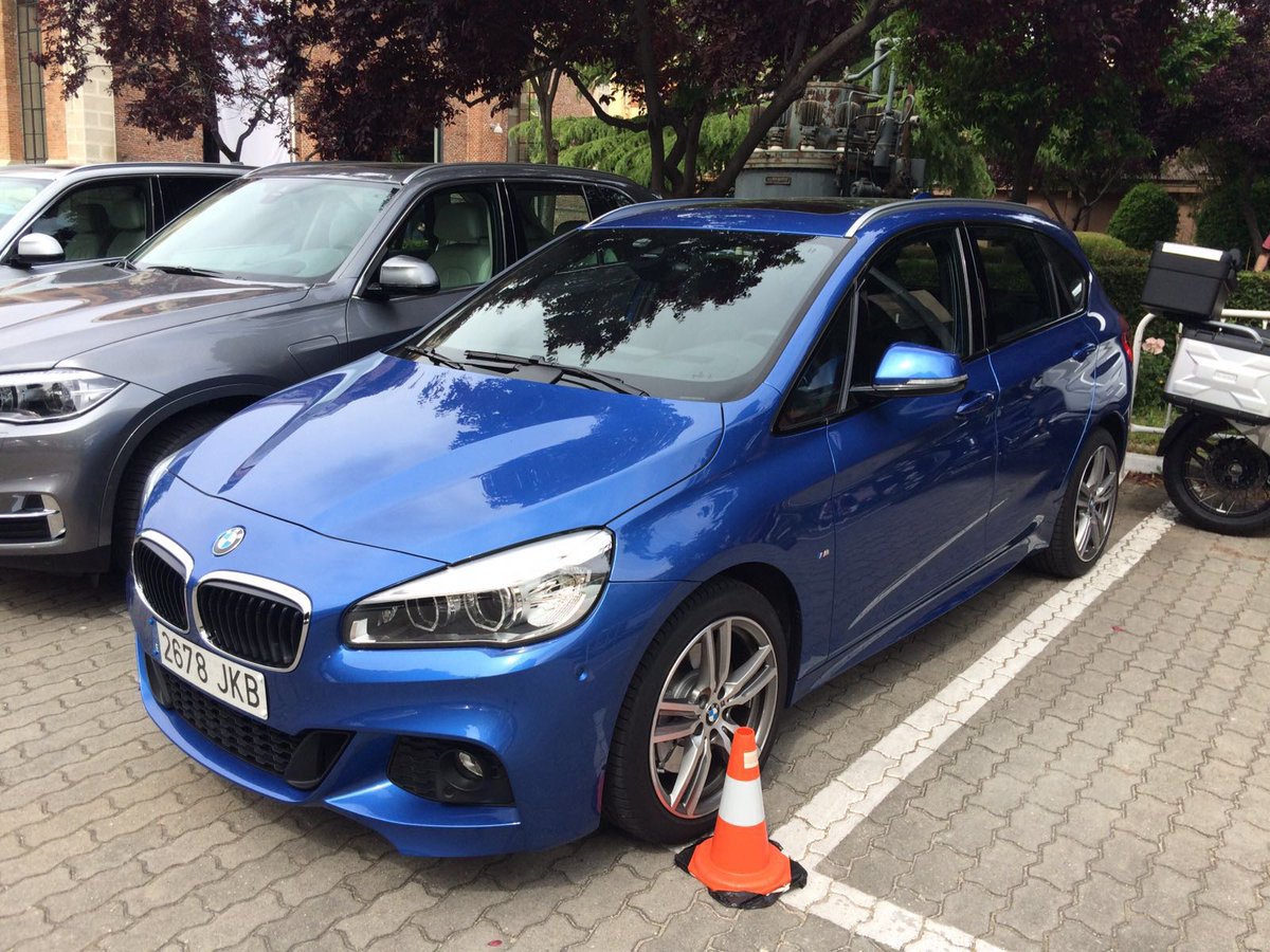 autonocion's tweet photo. Conociendo a los híbridos enchufables de BMW. El futuro está aquí y pinta muy bien @BMWEspana @BMWGroupPrensa https://t.co/7Jw44CRVW9
