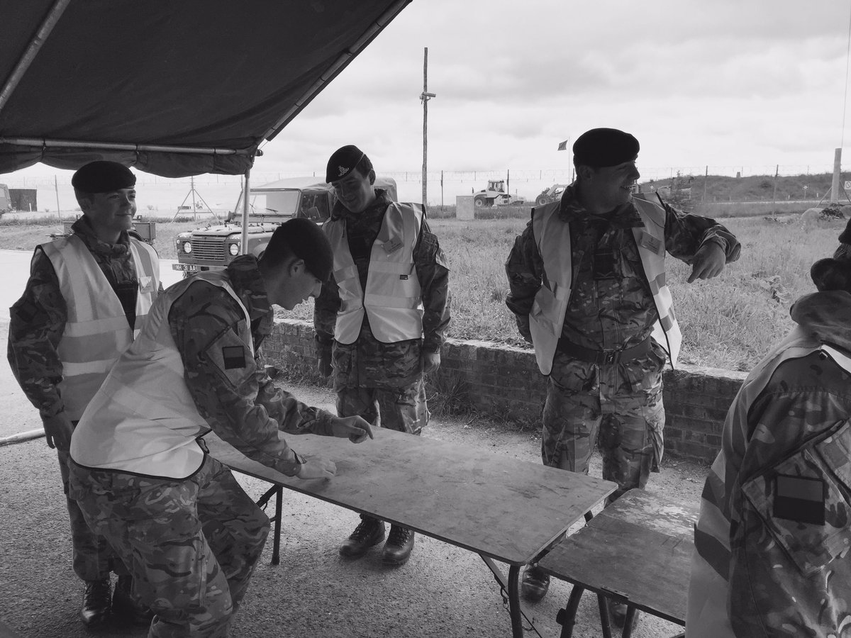 19RA ready to receive the Royal Regiment's guests at Larkhill for the tercentenary. #U300 #U300 #CGB @Ubique300