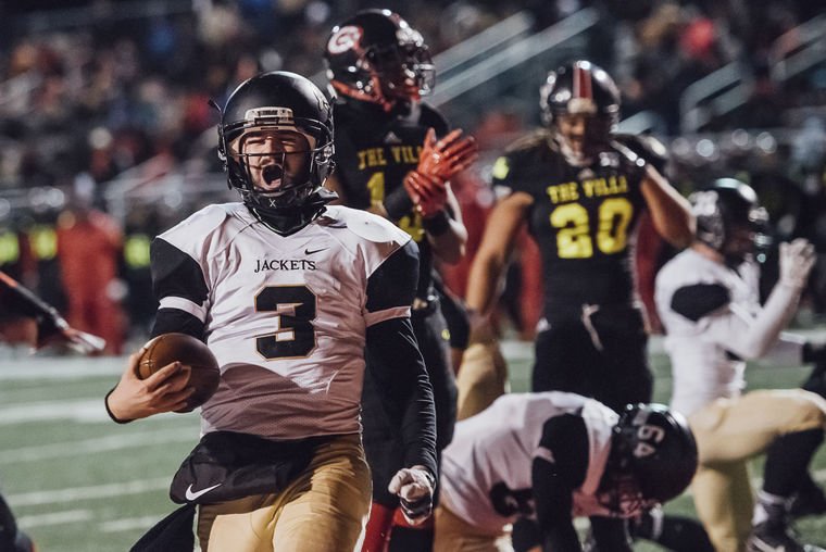 sentineltribune's tweet photo. After nearly quitting, Hafner shined on football field. By @jncarle https://t.co/AmSVRZpCxW https://t.co/E5RhDZEY4i