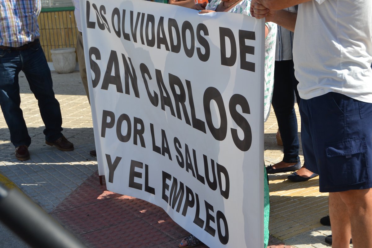 franromero1972's tweet photo. Otro miércoles más apoyado las reivindicaciones semanales de los Olvidados de San Carlos. #Porloquelespertenece https://t.co/ftokH1q3gz