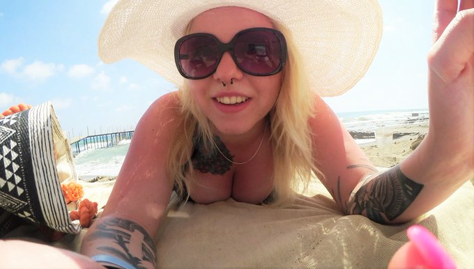 17 Stunden vom Hotel bis Nachhause gebraucht... #strand #bikini #ichwillzur&uuml;ck #sonne https://t.co/T<a href="/tag/bikini"class="tags"><span>#bikini</span></a><a href="/tag/sonne"class="tags"><span>#sonne</span></a><a href="/tag/strand"class="tags"><span>#strand</span></a><a href="/tag/ichwillzur%C3%BCck"class="tags"><span>#ichwillzur&uuml;ck</span></a>