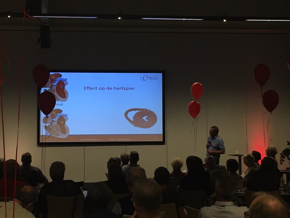 Hartcentrum's tweet photo. Prof. Schalij vertelt over hoge bloeddruk bij #hartenvaatcafé. Volgende keer aanwezig zijn? https://t.co/ZcKRC8oKYB https://t.co/0H5ks51uiO