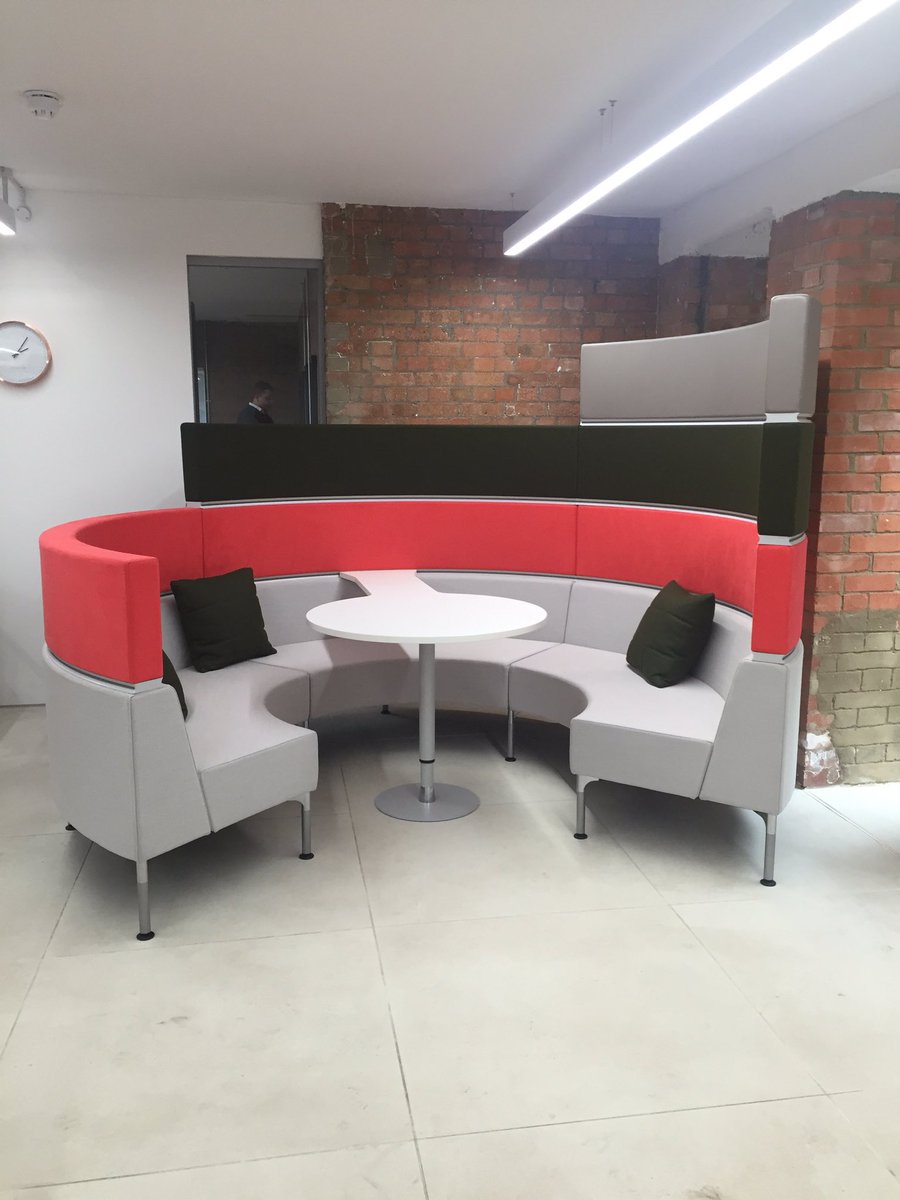 Ultimate_Office's tweet photo. Why don't you collaborate with @Ultimate_Office #connectiontweet #cdw2016 #london https://t.co/UO1du6YIV9