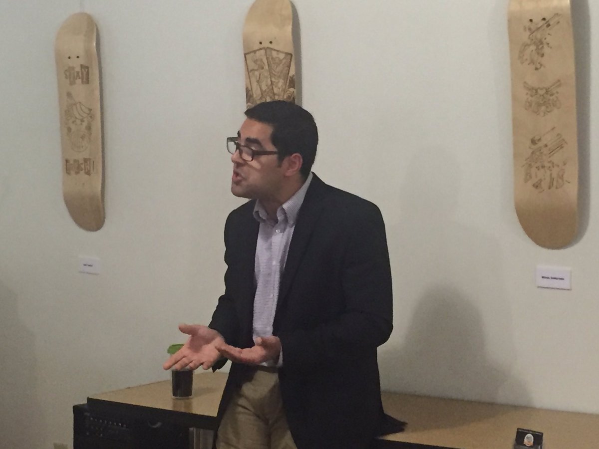 Expressiveio's tweet photo. Dan Rickman with the @SBAgov talking about services available to small businesses. @1MillionCupsSYR @SyracuseCoworks https://t.co/ALjelx7yVO