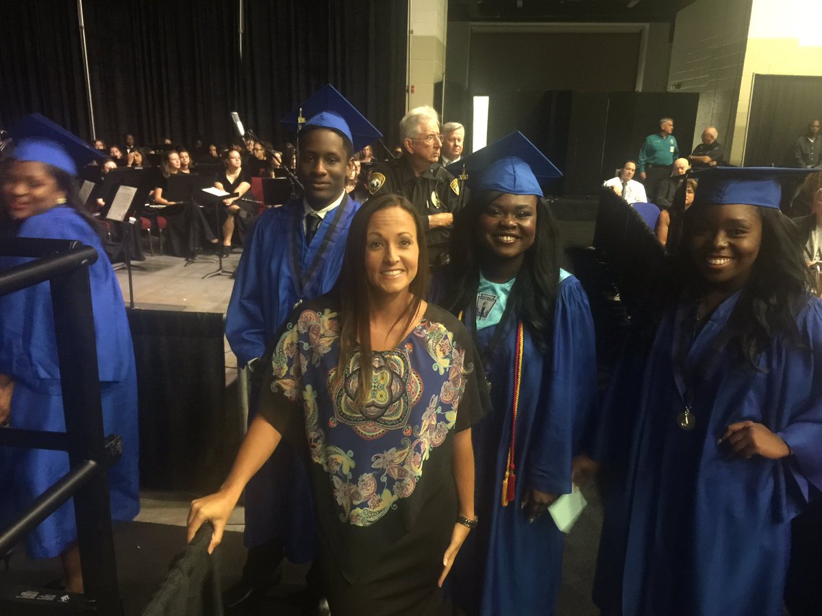 pvcobrashs's tweet photo. L I V E ππ #congratulations #PBCGrad #pvgraduation #seniors2016 https://t.co/VXvUQomRuv