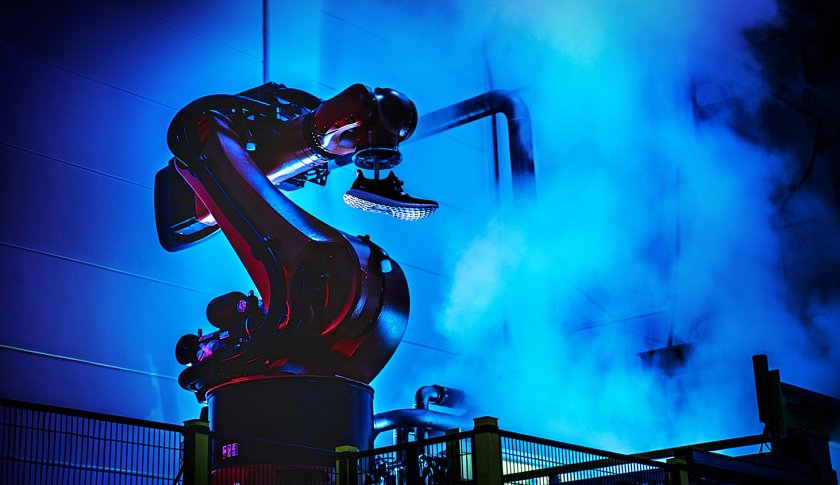 FortuneMagazine's tweet image. Why Adidas is turning to robots in Germany and the U.S. for.tn/1WSvyHO