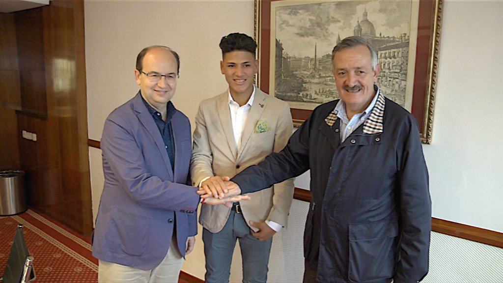 CanteraSFC's tweet photo. El colombiano Jorge Carrascal, primera incorporación del #SevillaAtlético 16/17: https://t.co/OqQNZSnYkc #CanteraSFC https://t.co/zIvvZiZNRI