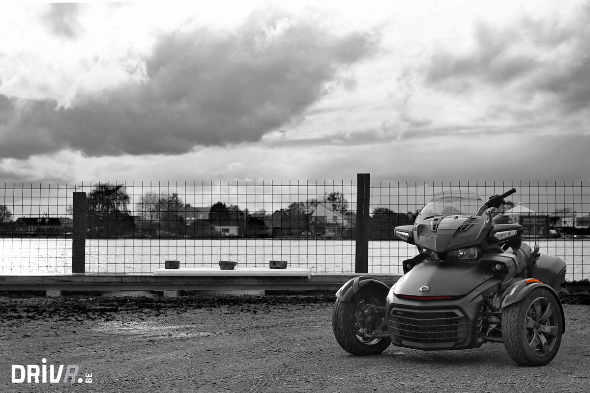 DRIVRdotBE's tweet photo. Onze @arthur_vdp trotseerde regenachtige wegen op een Spyder F3 Limited van @OfficialSpyder! https://t.co/H2ISLCGCd3 https://t.co/h2ZwhWb6fd