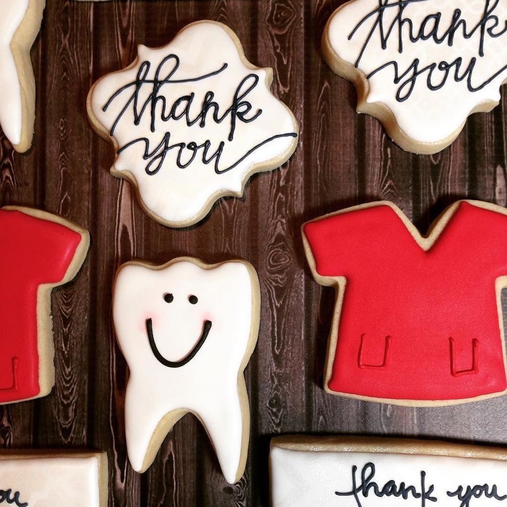 gingerheadcooki's tweet photo. These are going out today to my oral surgeon's office! #cookieartist #dentist #decoratedcookies #sugarcookies #pdxe… https://t.co/Tc5GRvGkYm
