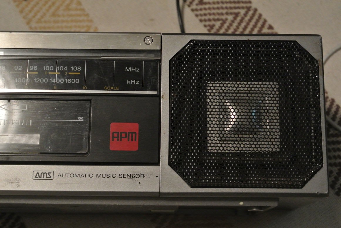 SONY ZX-3（85年頃）。当時流行ってた四角いAPMスピーカー搭載の