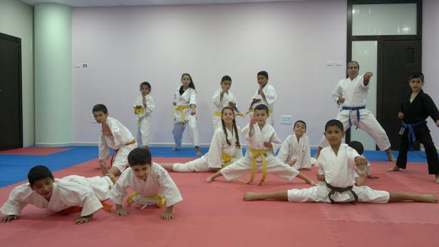 KaratakaTeam's tweet photo. [ دورة المتوسطين / صور ] : اجتياز مجموعة من الطلبة المميزين الحزام الأصفر - خط
أخبار الأكا… https://t.co/MT3ilnjEqI https://t.co/zOHb6xQ1ID