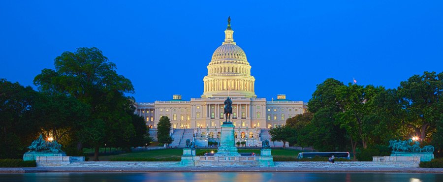 TurtleTears11's tweet photo. Washington omg, so pretty. The lights. 
@HashtagMrsHogan 
@histoarts8 https://t.co/6kHtMpQMVB
