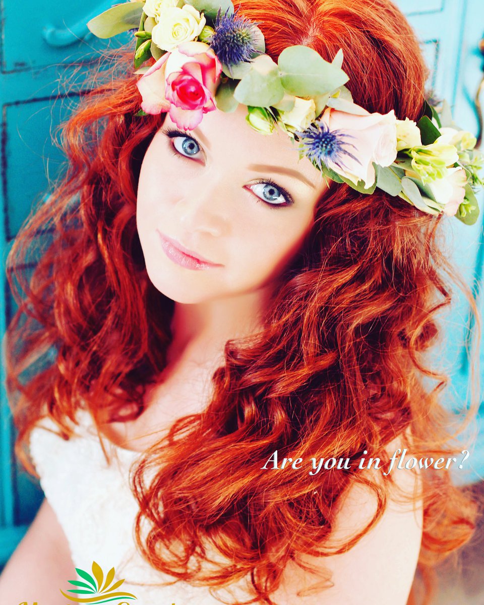 FloresmentaInfo's tweet image. #Flores#fashion#moda#fashionblogger#felizmiercoles
Las coronas de flores para el pelo están de moda