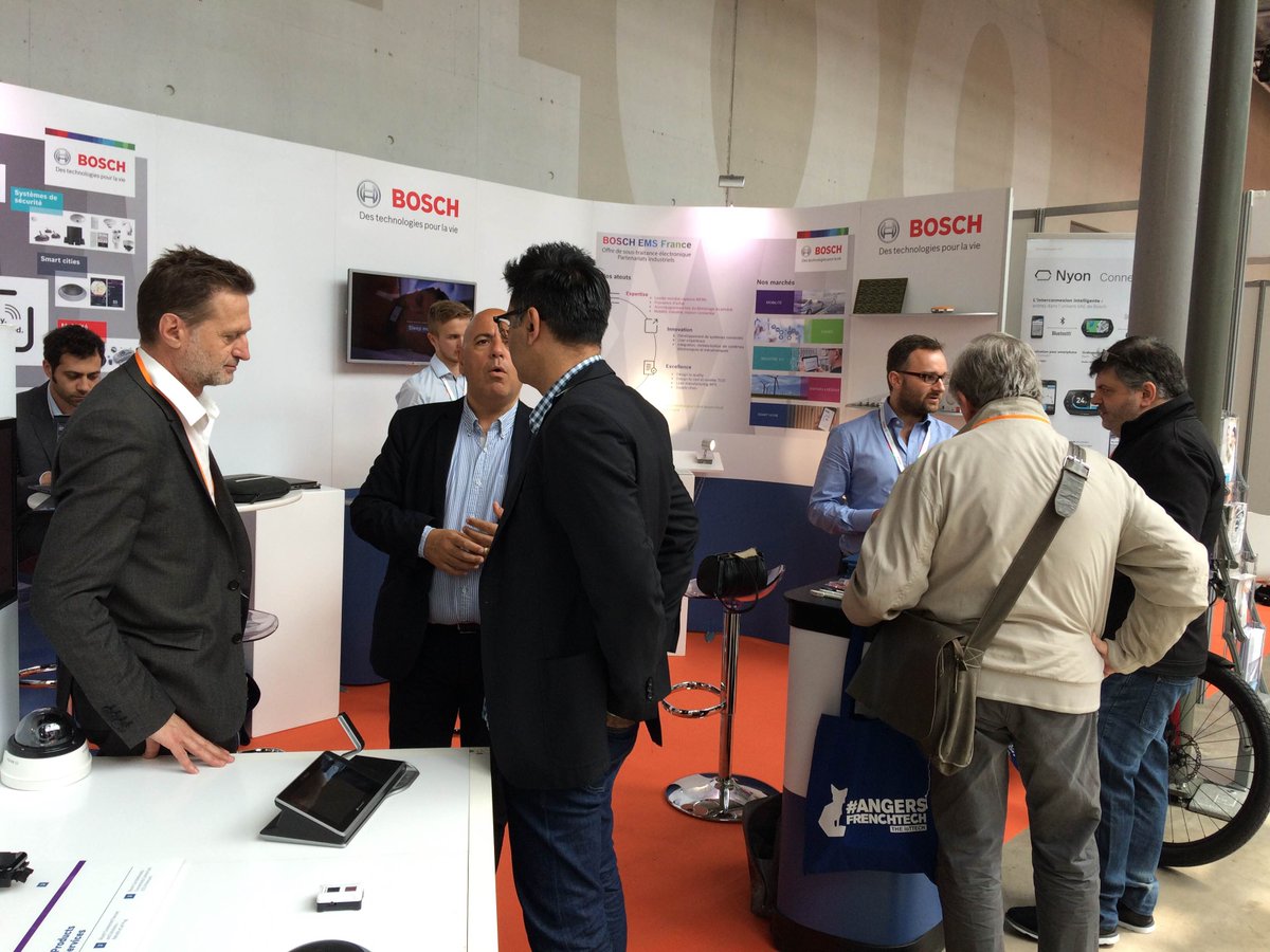 BoschFrance's tweet photo. #Bosch tout sur la connectivité à la @ConnectedConf Paris : #software #fabrication #capteur #cloud #SmartHome https://t.co/xOyn4GcSy3