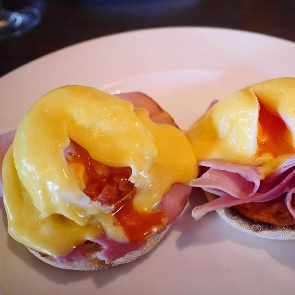 PontSt's tweet image. We're stuck at our desks too @theburpblog! Eggs at Pont St ift.tt/1NMEE5A