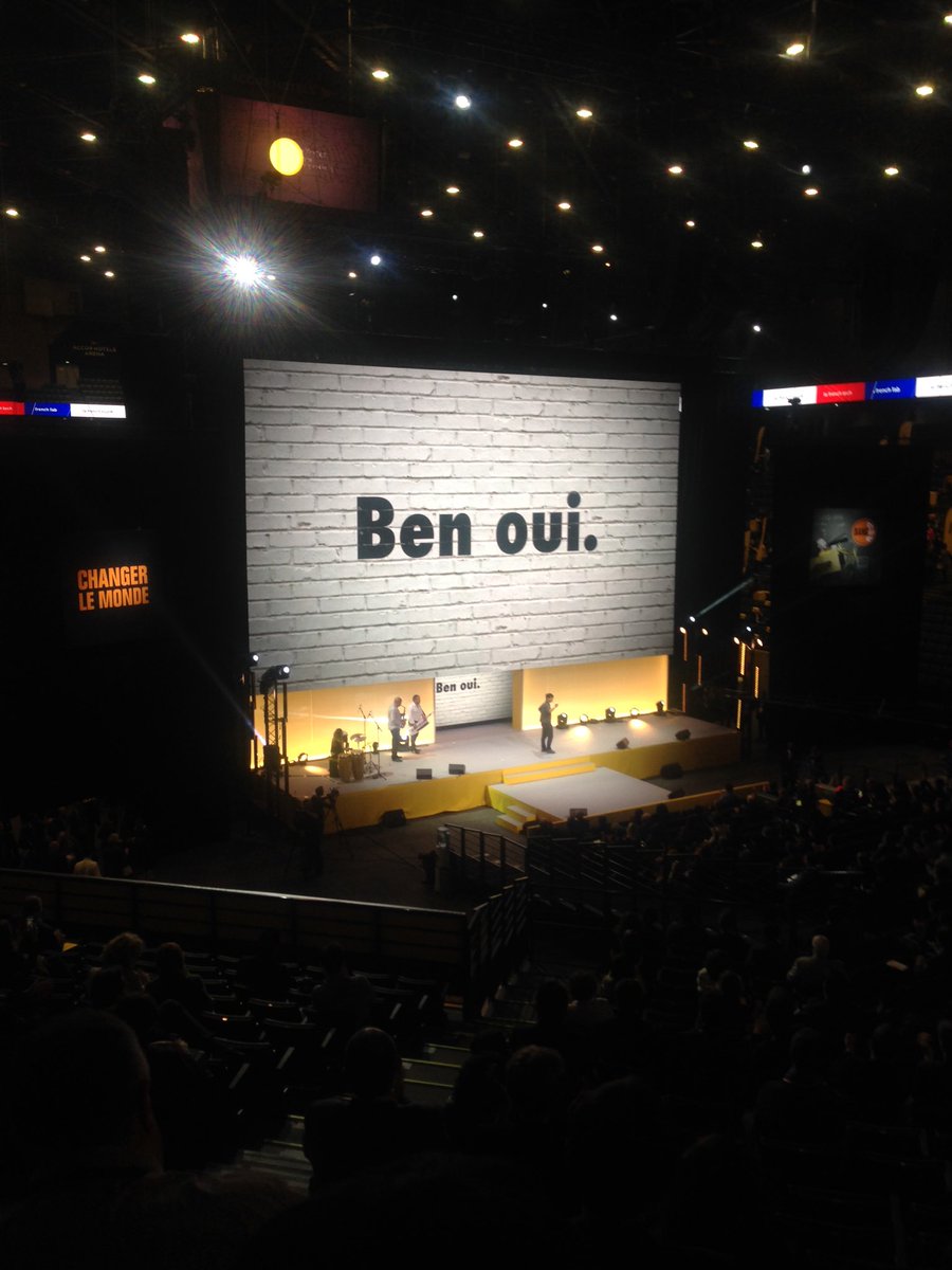 bagengo's tweet photo. Travelling without luggage in Paris? #InnoGeneration The answer is: https://t.co/bM0LjdlkBQ