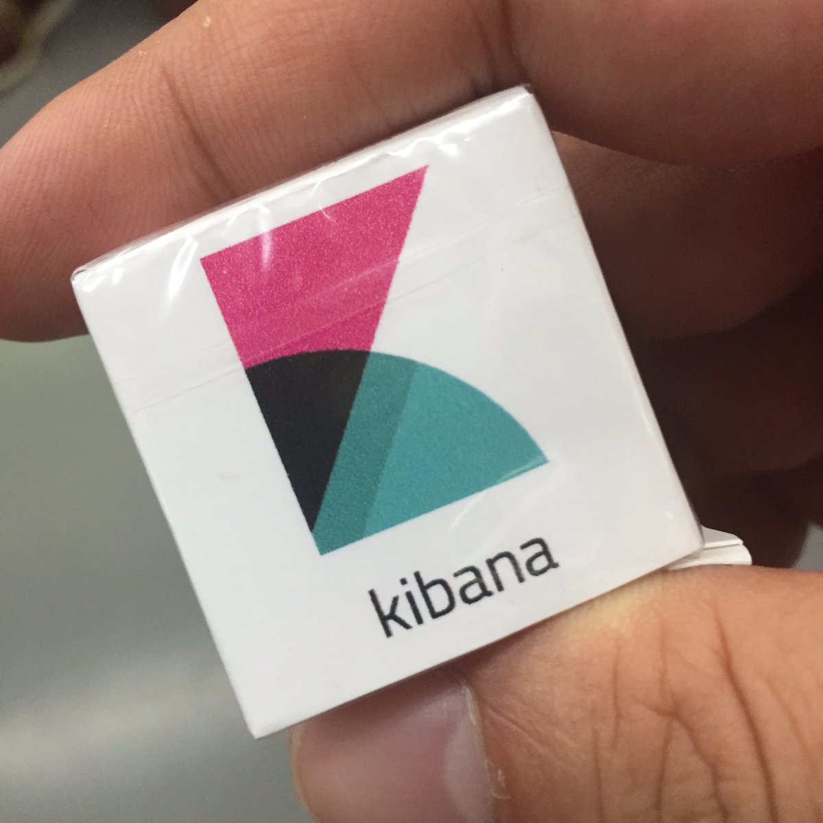 ryuji_tokiwagi's tweet image. 個人的de:code 2016ノベルティNo.1 は、マルカワのフーセンガムのコーラ味（←ここ重要‼︎オレンジ味とかじゃない） × kibanaに 2016票‼︎ #decode16